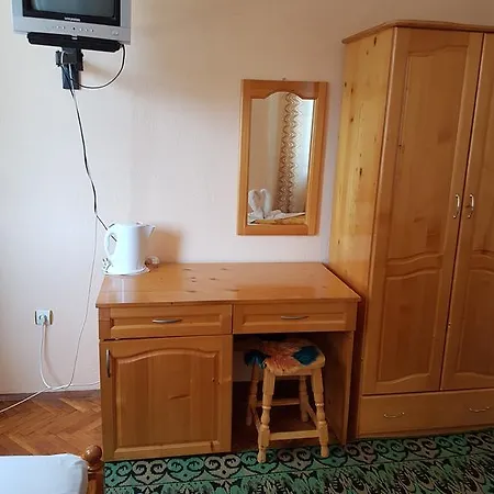Guest Denitsa Obzor